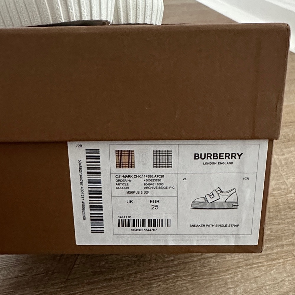 Burberry Kids Sneakers - Picture 2 of 4